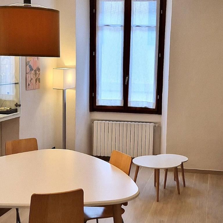 CASA LUINI - new, welcoming and modern apartment in the historic centre of Como, with 2 bedrooms and 1 complete bathroom and a fully equipped kitchen - Appartamento con 2 Camere da Letto - 7