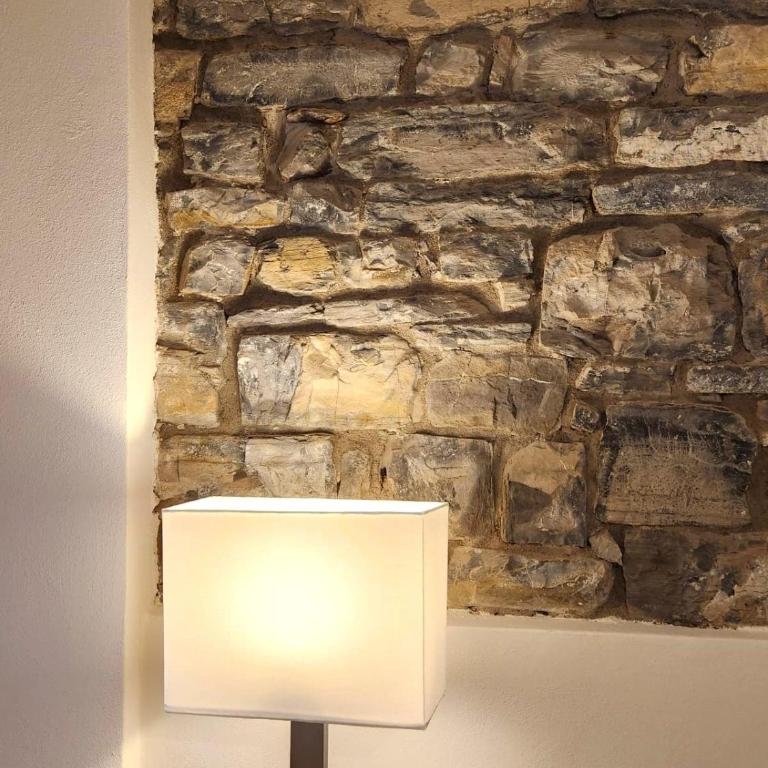 CASA LUINI - new, welcoming and modern apartment in the historic centre of Como, with 2 bedrooms and 1 complete bathroom and a fully equipped kitchen - Appartamento con 2 Camere da Letto - 6