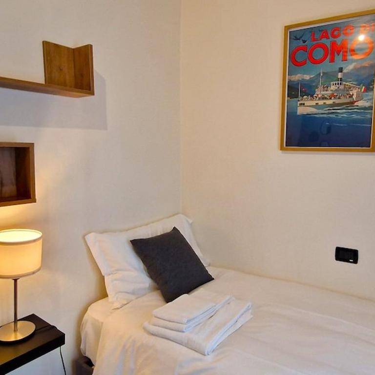 CASA LUINI - new, welcoming and modern apartment in the historic centre of Como, with 2 bedrooms and 1 complete bathroom and a fully equipped kitchen - Appartamento con 2 Camere da Letto - 24