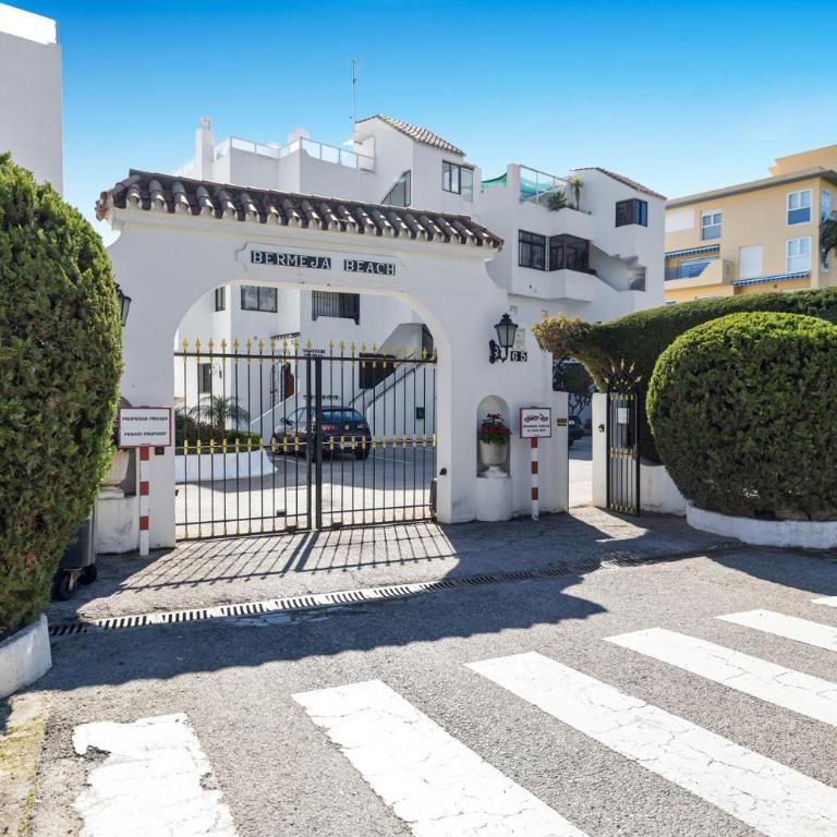 Bermeja Beach Ref #54 - Three-Bedroom Apartment with Ocean View - 34