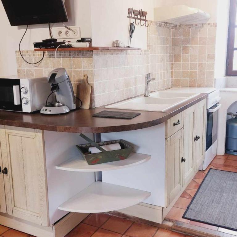 1st floor apartment in 18th century character house - Maison 2 Chambres - 6