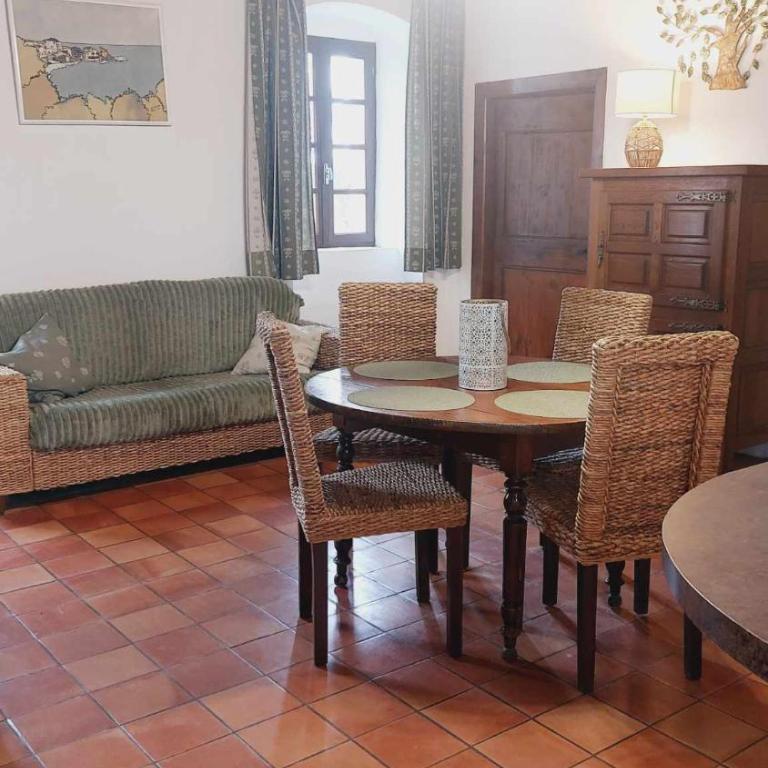 1st floor apartment in 18th century character house - Maison 2 Chambres - 7