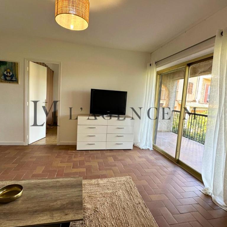 Lugaro - Appartement rénové avec clim, terrasse, parking et vue citadelle Calvi - Appartement 1 Chambre - 3