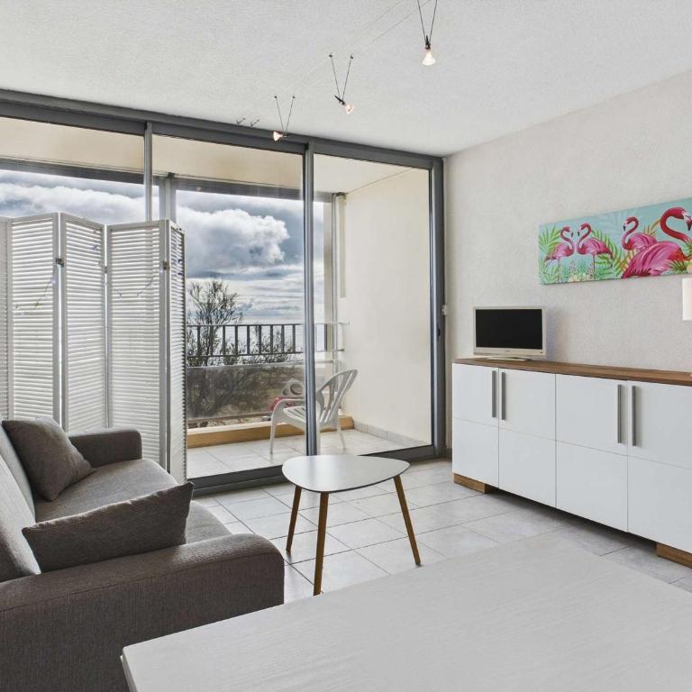 Appartement 2 pièces en front de mer, accès plage direct, proche commerces - One-Bedroom Apartment - 8