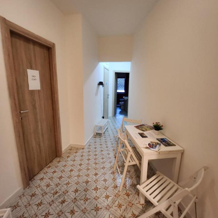 Sorrento's Holidays Rooms - Camera Matrimoniale con Bagno Privato - 10