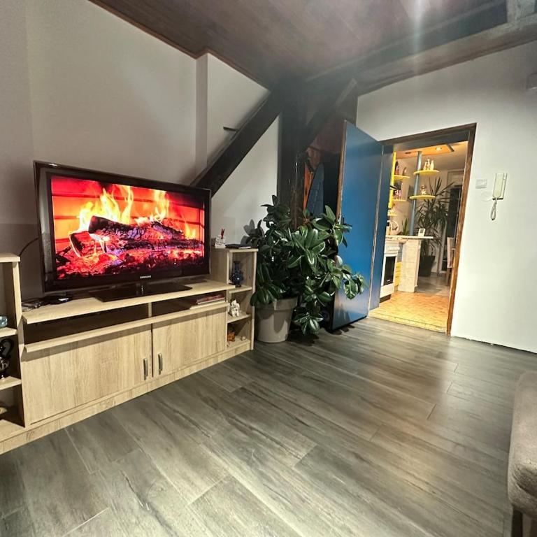 Sky Rooftop 100 sqm Big Apartment - Two-Bedroom Apartment - 11