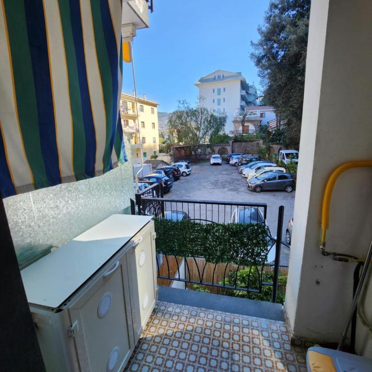 Sorrento's Holidays Rooms - Camera Matrimoniale con Bagno Privato Esterno - 11