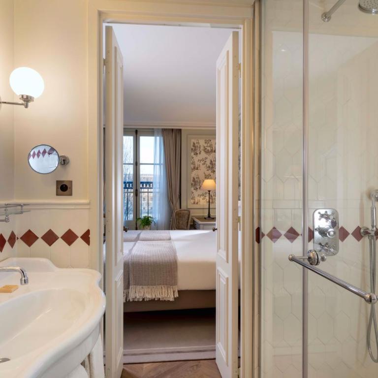 Hotel Du Quai Voltaire - Superior Room with Seine River View - 2