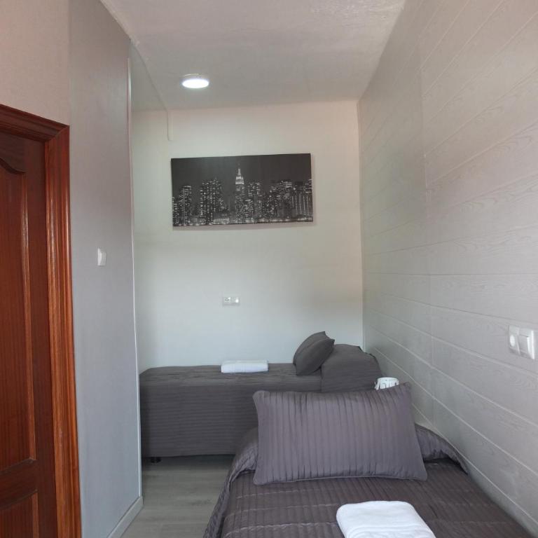 Los Angeles Plaza - Habitación Doble con baño compartido - 2 camas - 26