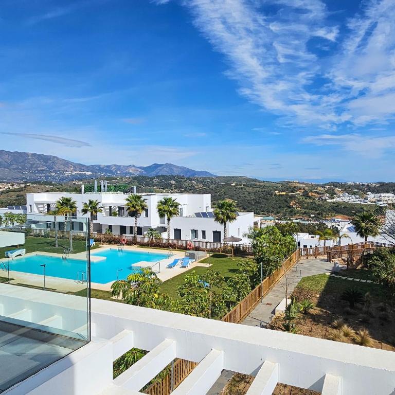2nd floor Large Terrace & Pool views Casa Banderas - Apartamento Deluxe de 3 dormitorios - 42