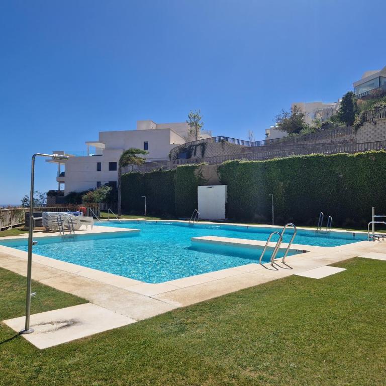 2nd floor Large Terrace & Pool views Casa Banderas - Apartamento Deluxe de 3 dormitorios - 51