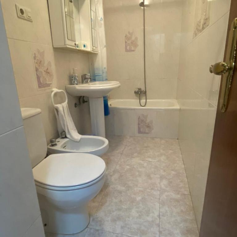 Apartamento cerca del mar - Three-Bedroom Apartment - 17