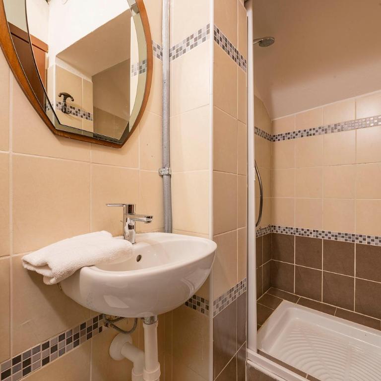 Italianflat - University rooms - Camera Matrimoniale con Bagno in Comune - 3