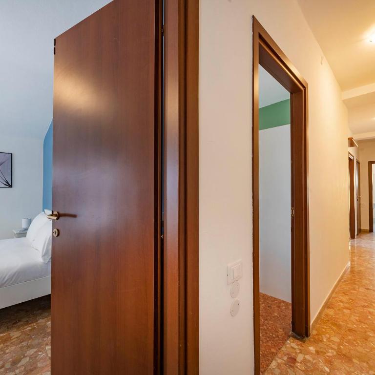 Italianflat - University rooms - Camera Matrimoniale con Bagno in Comune - 14