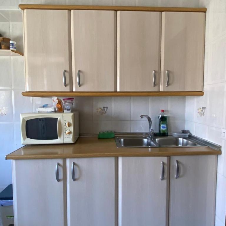 Apartamento cerca del mar - Three-Bedroom Apartment - 21