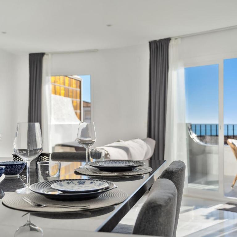Luxury Stay with Rooftop Terrace 2 Min to Beach - Apartamento de 2 dormitorios con terraza y vistas al mar - 1