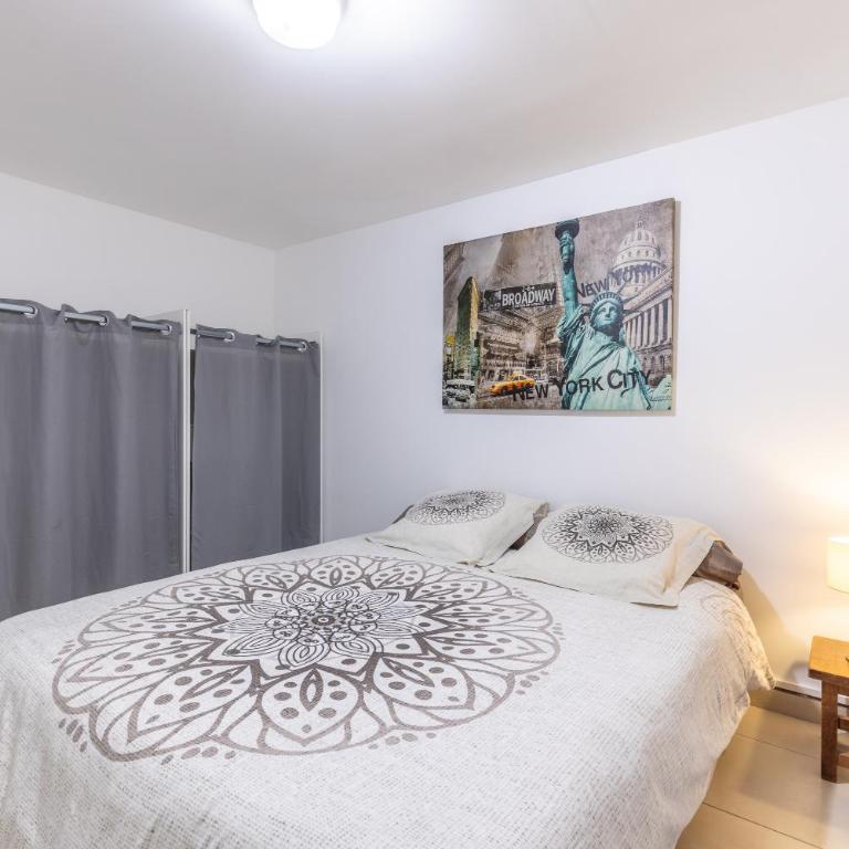 LB Vacation Rentals I Quiet Large 3-Bedroom Apartment with Terrace, Garden & Incredible Mountain View - Appartement - 27