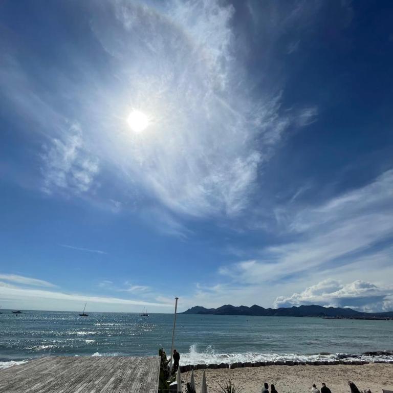 Cannes: Croisette Quartier Martinez - 90m² - Appartement 2 Chambres - 14