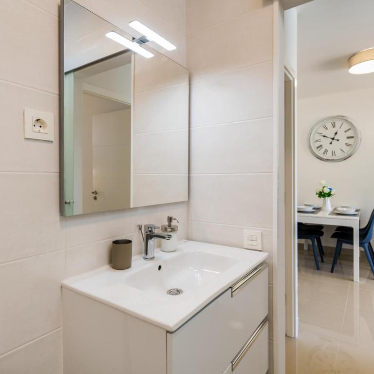 Blue Beach - Two-Bedroom Apartment - 10