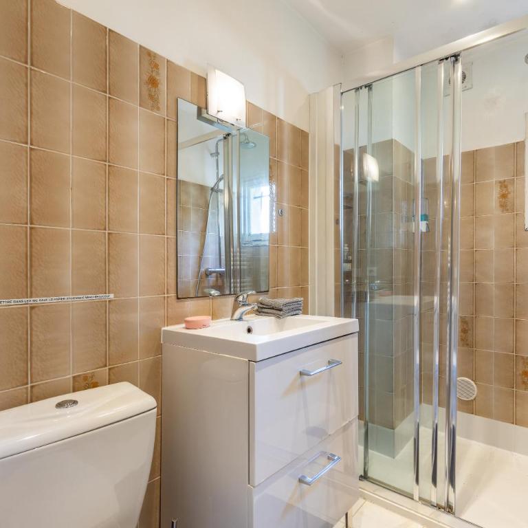 LB Vacation Rentals I Charming Little Bucolic House 5-Min From City - Maison 2 Chambres - 33