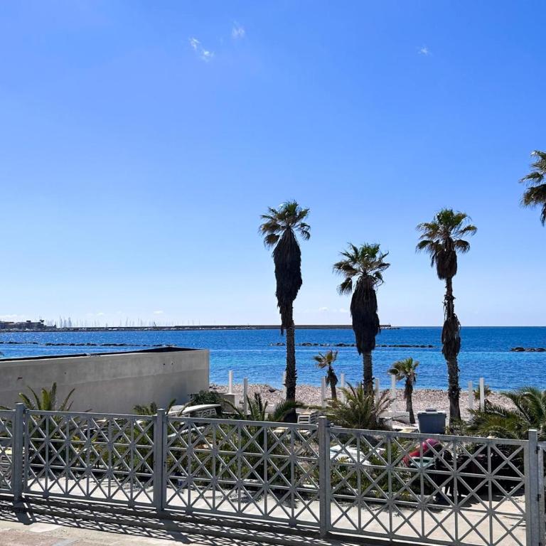 Seaview Lido Terrace - Two-Bedroom House - 35