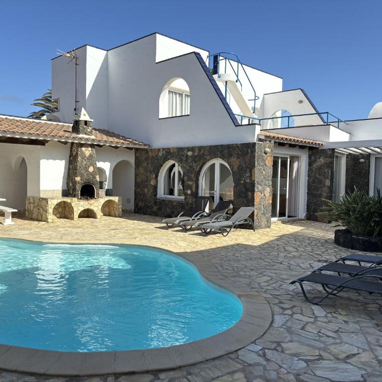 Casa Noelani - XL Family home near beach & center - Villa - 2