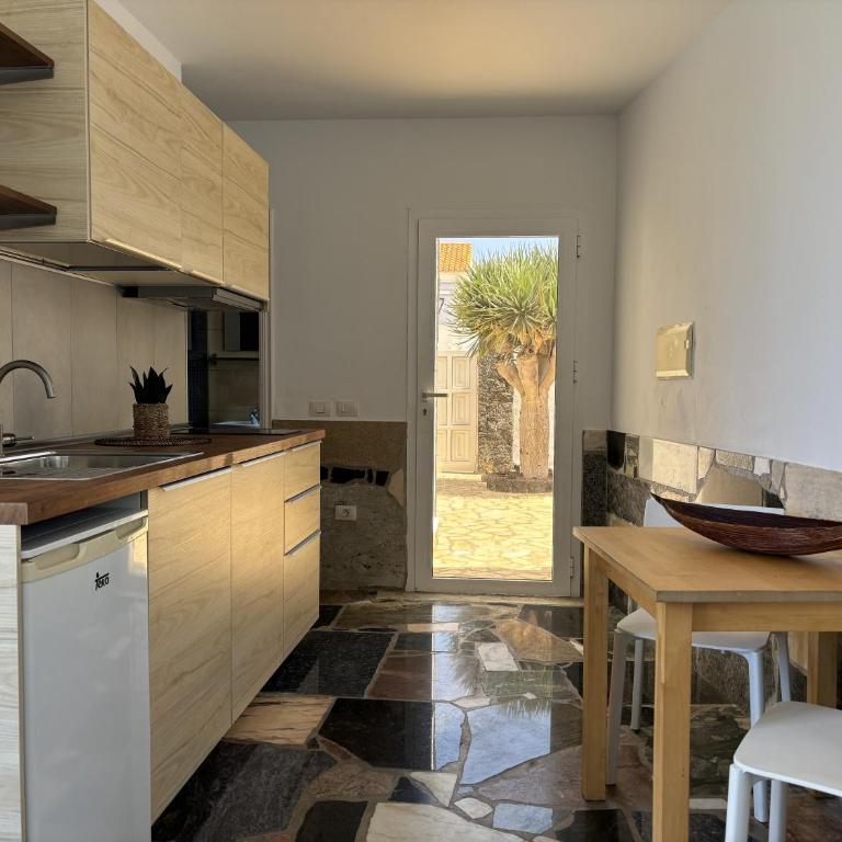 Casa Noelani - XL Family home near beach & center - Villa - 27