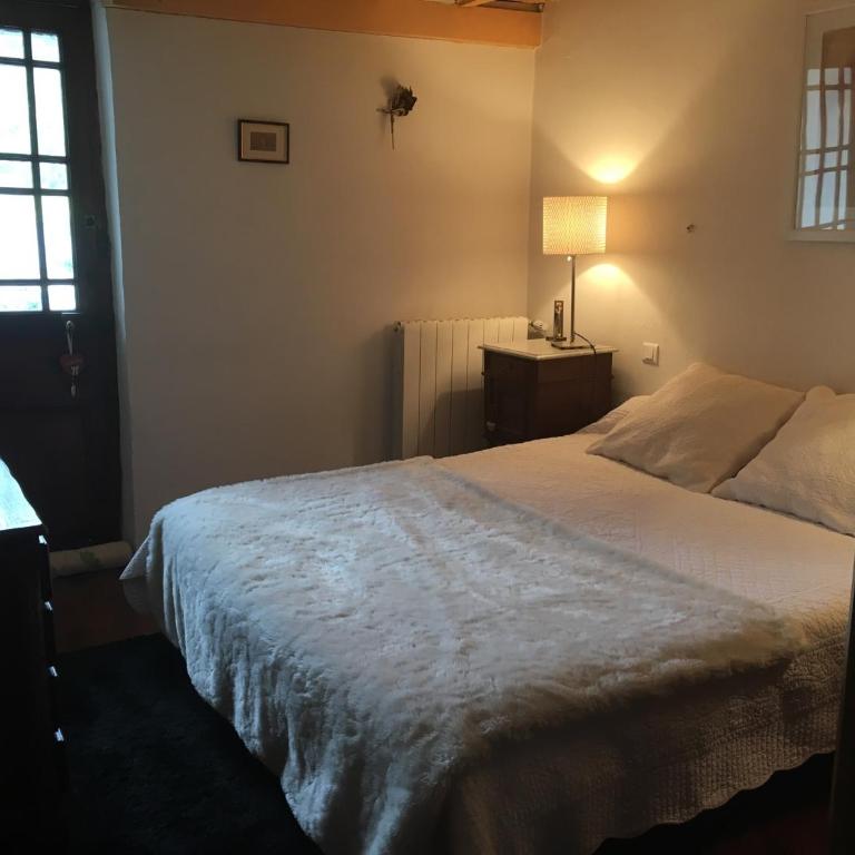 Les volets bleus - Five-Bedroom House - 7