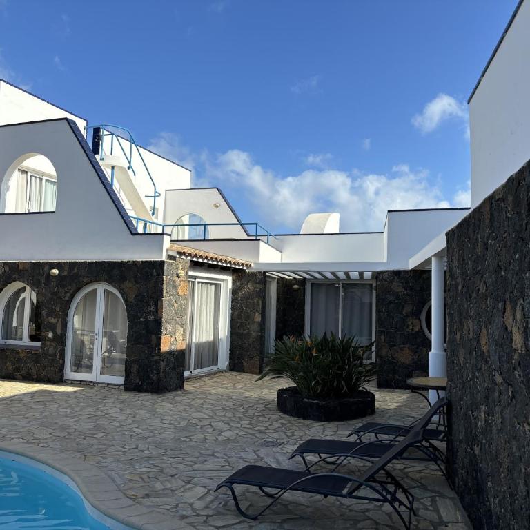 Casa Noelani - XL Family home near beach & center - Villa - 48