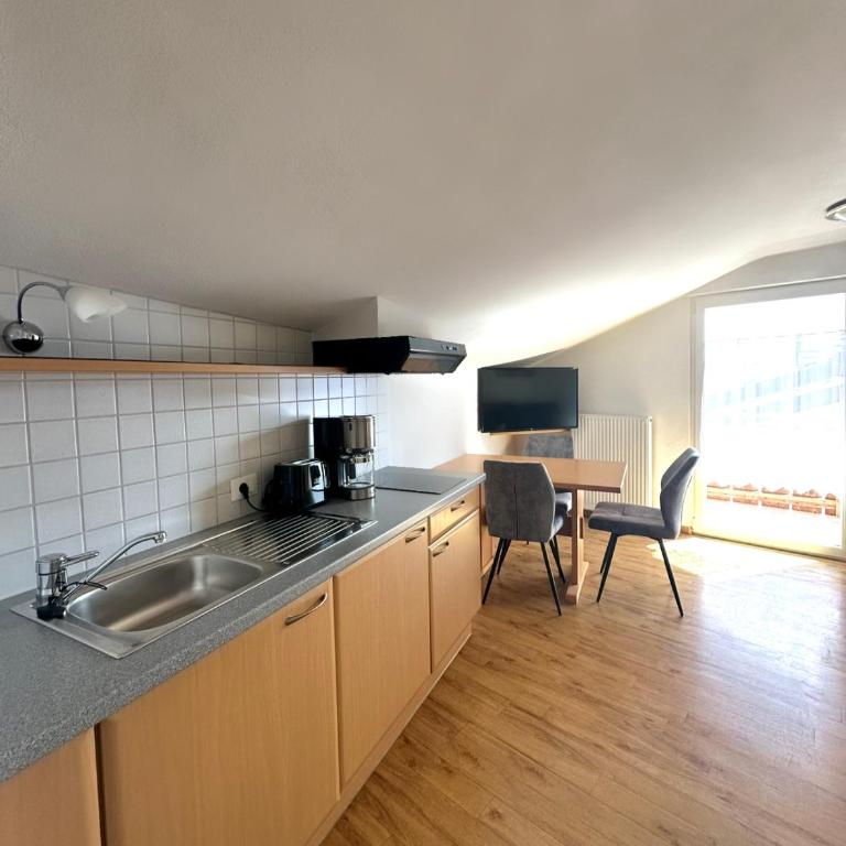 Garni Hotel Dorothea - Apartamento con balcón - 2