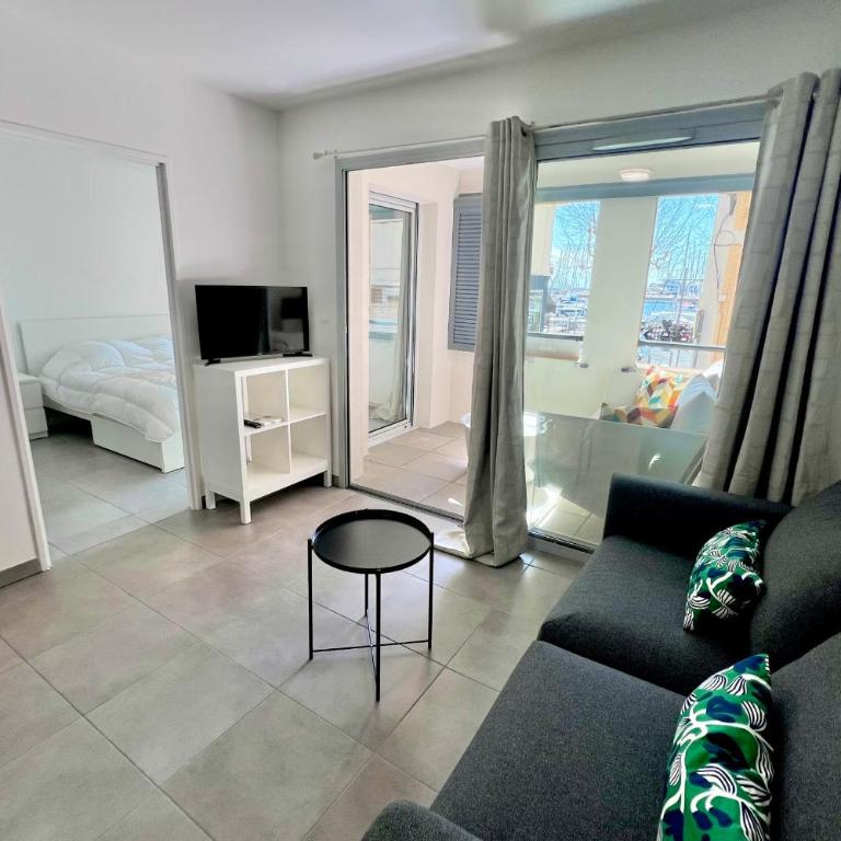 Golfe Juan - 2 personnes - Face au Vieux Port - Appartement - 1