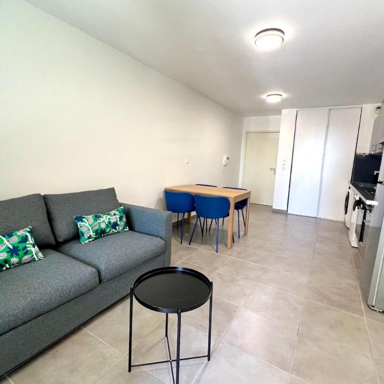 Golfe Juan - 2 personnes - Face au Vieux Port - Appartement - 4