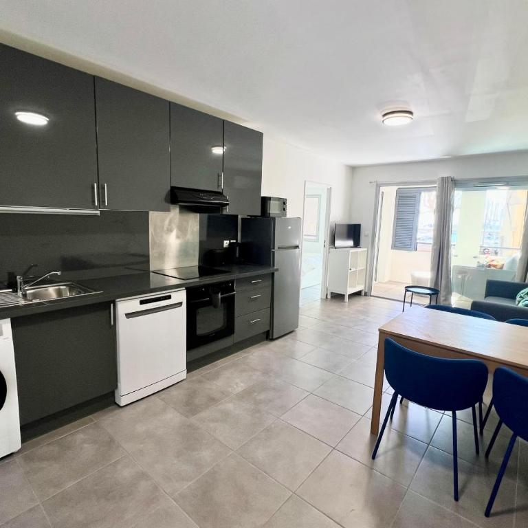Golfe Juan - 2 personnes - Face au Vieux Port - Appartement - 6