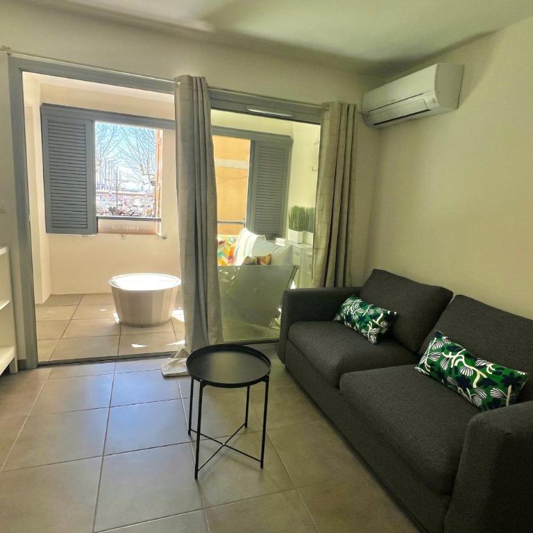 Golfe Juan - 2 personnes - Face au Vieux Port - Appartement - 9