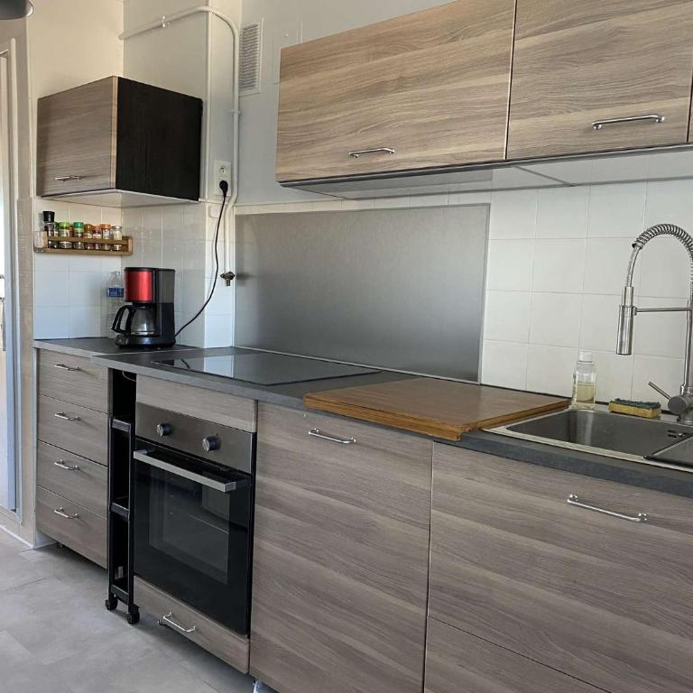 A 200 m de la plage, 2 chambres avec terrasse vue mer, WIFI, climatisation, parking privé - Appartement 2 Chambres – Vue sur Océan - 9