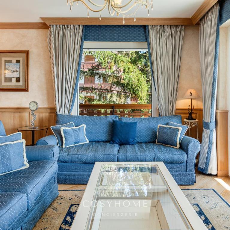 Maison Alpina l Golf l By CosyHome - Three-Bedroom Apartment with Balcony - 10