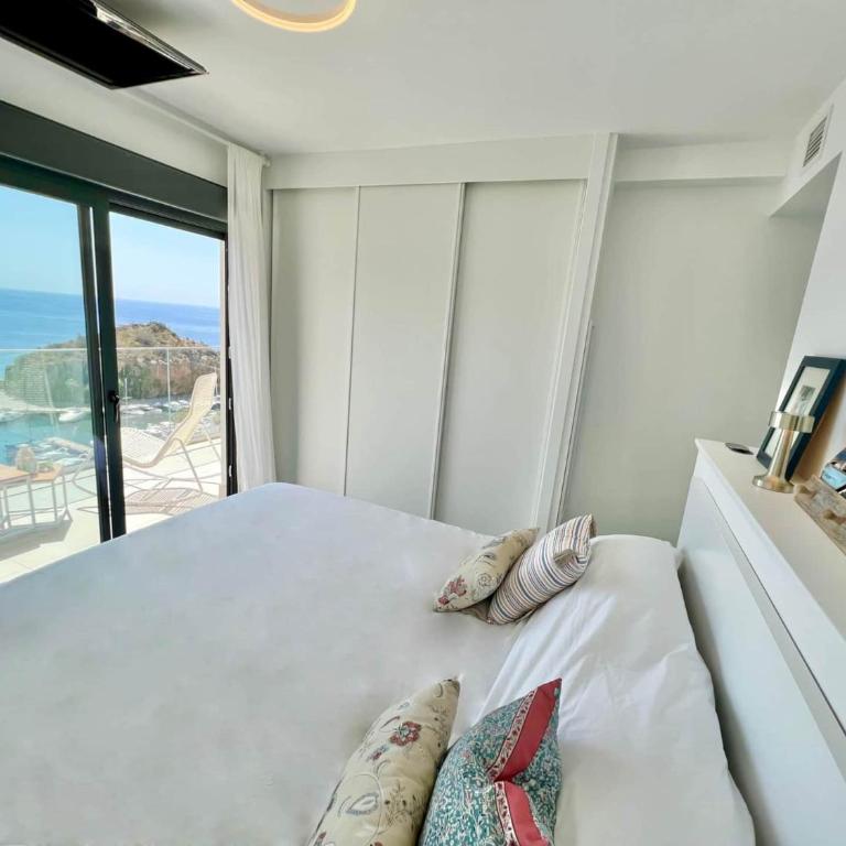 Cona Marina Luxury - Three-Bedroom Apartment - 31