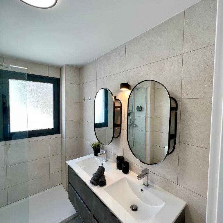 Cona Marina Luxury - Three-Bedroom Apartment - 40