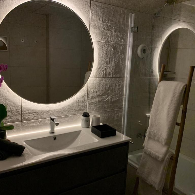 Cona Marina Luxury - Three-Bedroom Apartment - 43