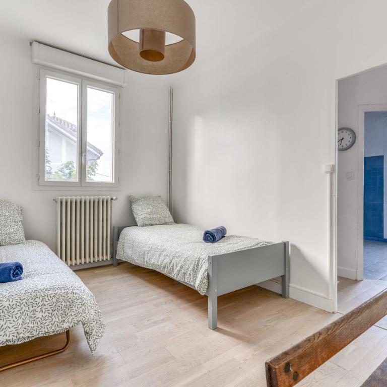 Big House - Parking Privée - Piscine - Wifi - tout équipée - Villa - 50