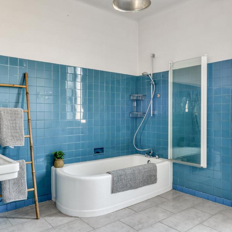 Big House - Parking Privée - Piscine - Wifi - tout équipée - Villa - 44