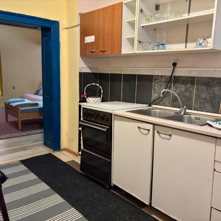 HI Youth and Business Apartments - Standardni Apartman - 12