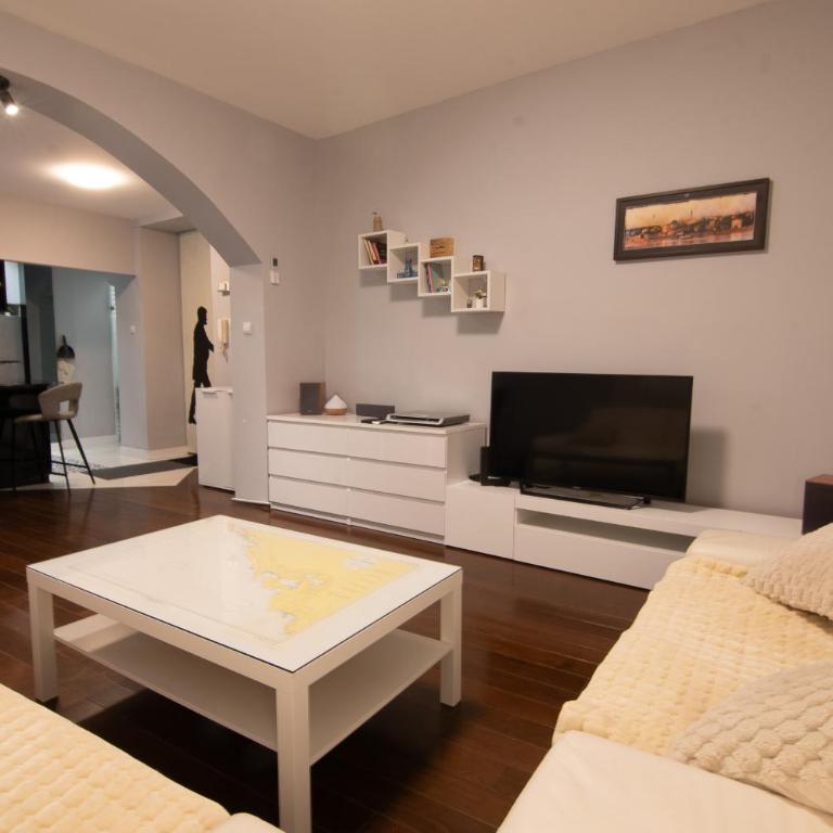 Astra Apartment - One-Bedroom Apartment - 8