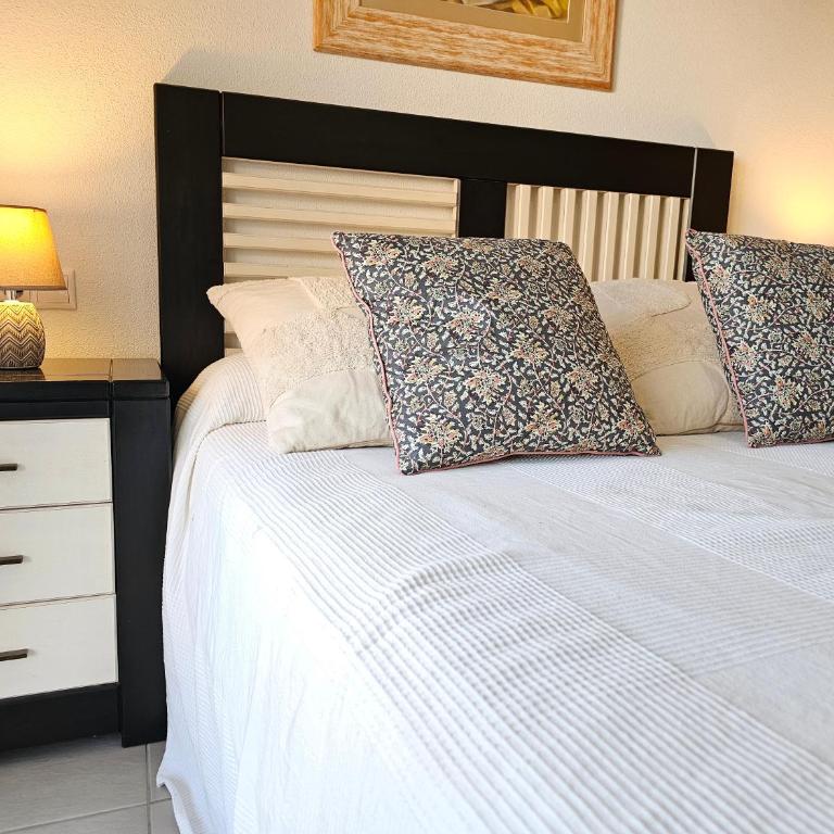 Best sea views in front of the beach - Three-Bedroom Apartment - 15