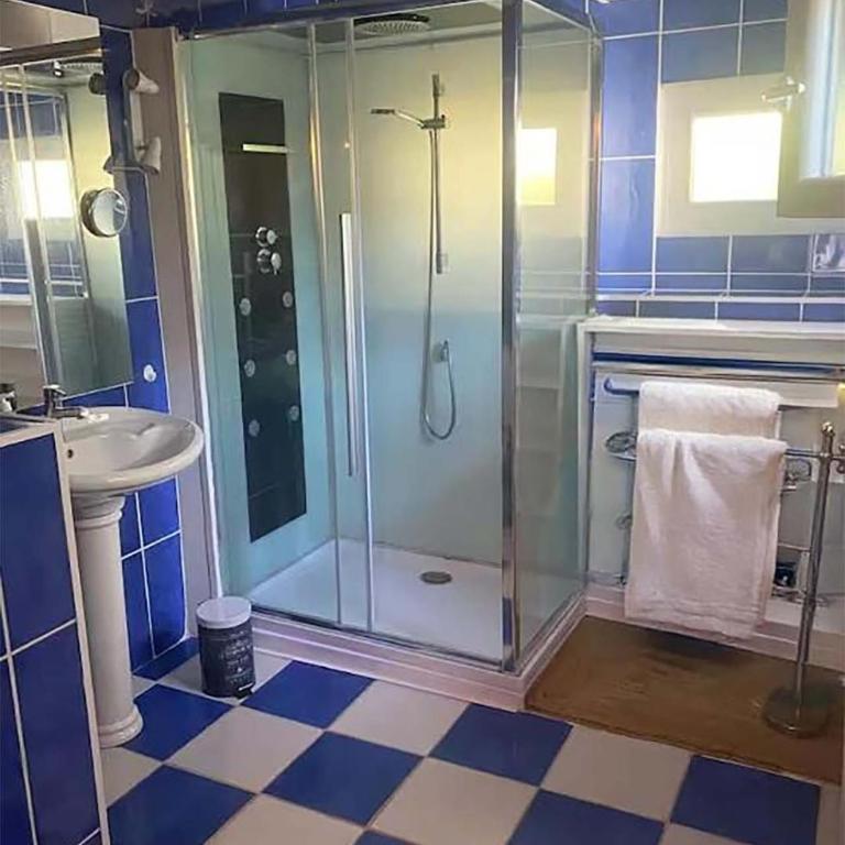 Le Mazet de la Sauvagine - Three-Bedroom House - 16