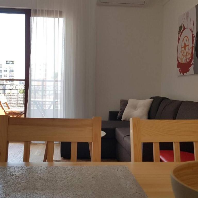 Cozy Budva Apartment in City Center with Mountain Views - Apartman - 2