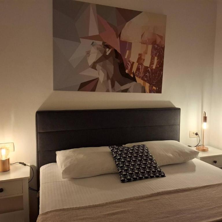 Cozy Budva Apartment in City Center with Mountain Views - Apartman - 15