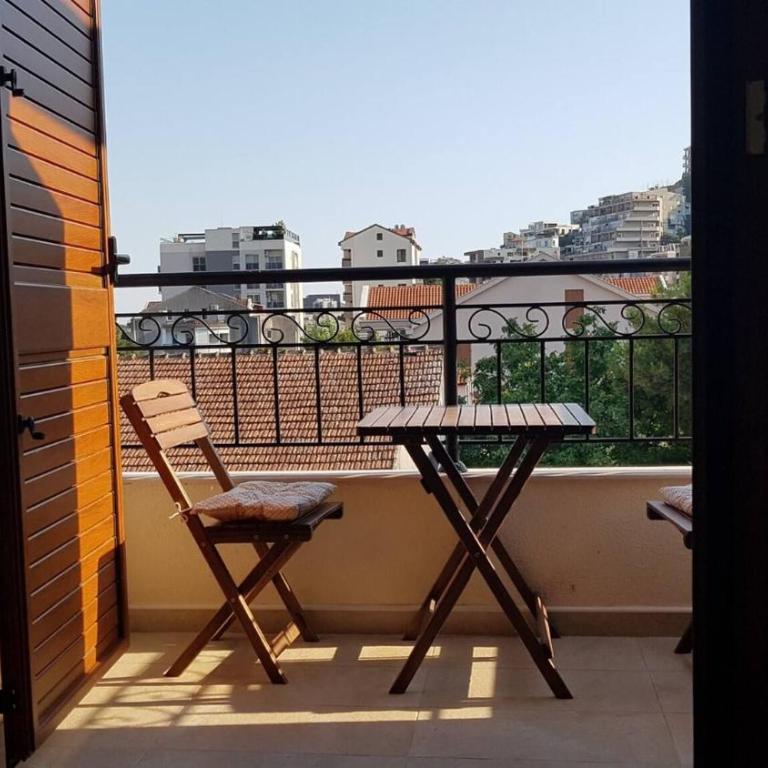 Cozy Budva Apartment in City Center with Mountain Views - Apartman - 21