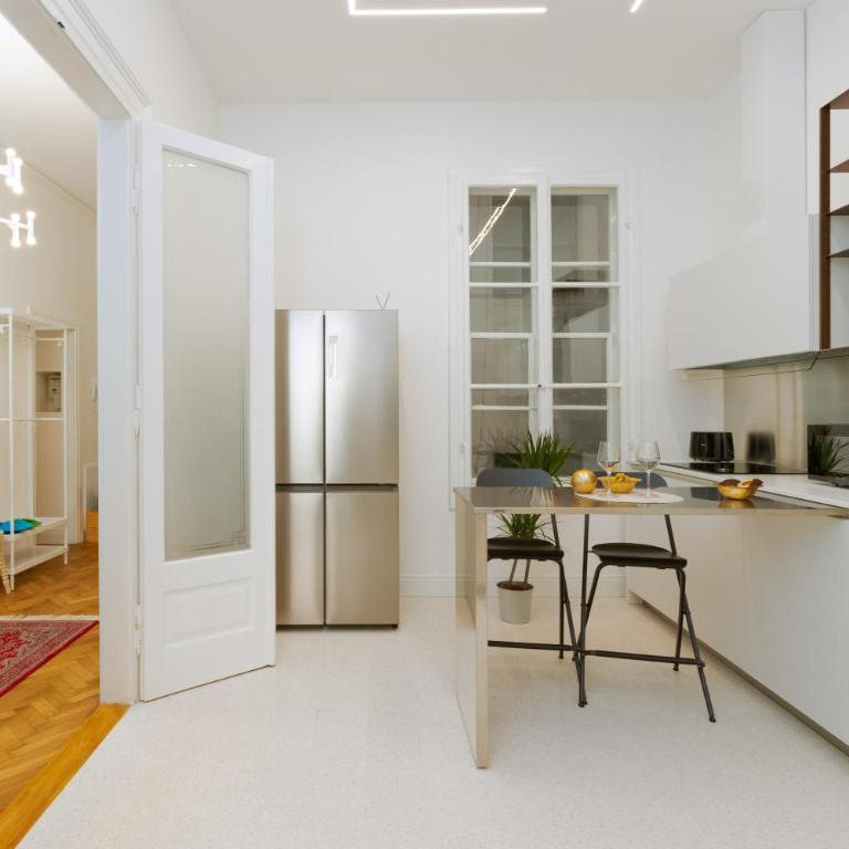 Jonathan Luxury Apartment Trieste Station - Appartamento con 2 Camere da Letto - 22