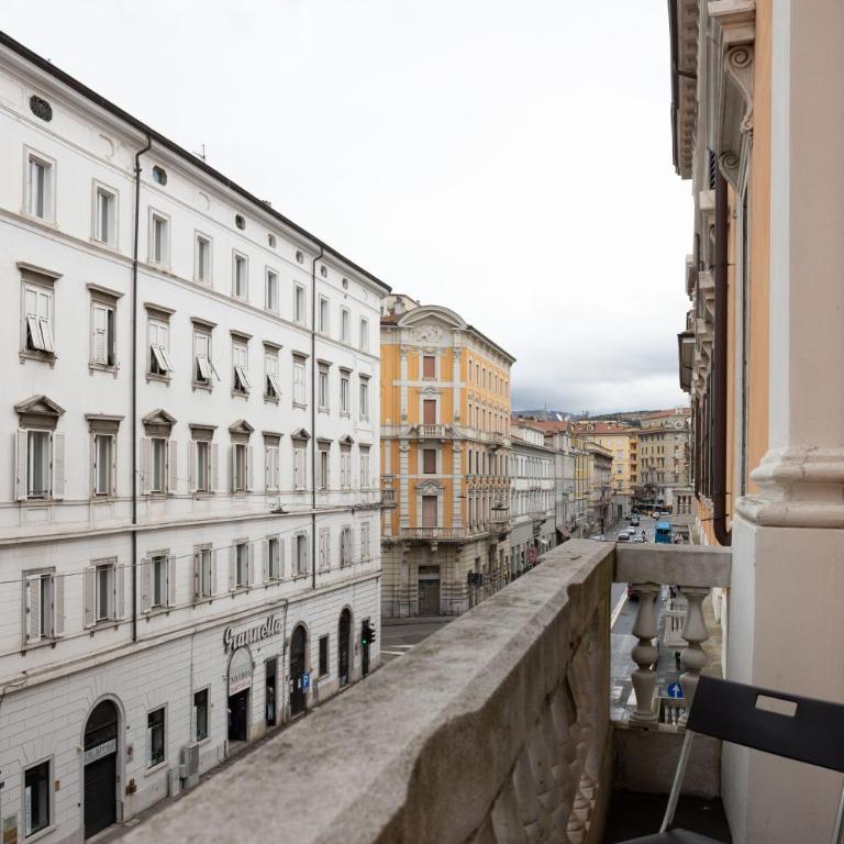 Jonathan Luxury Apartment Trieste Station - Appartamento con 2 Camere da Letto - 36